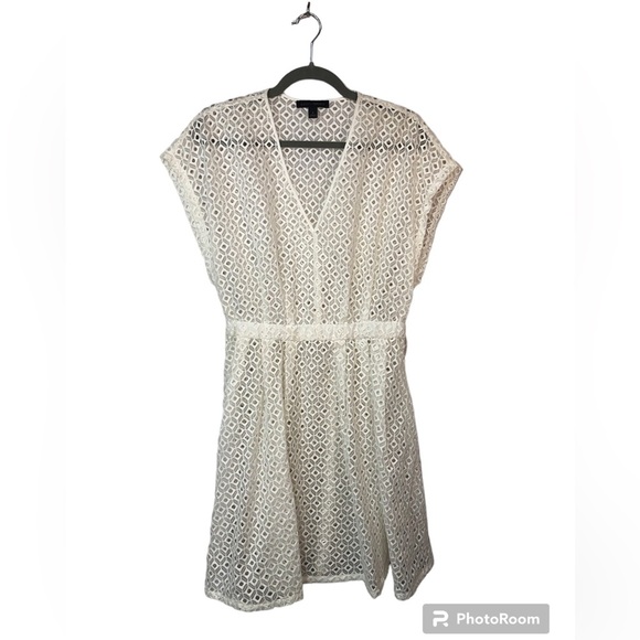 Banana Republic Dresses & Skirts - Banana Republic Women’s Dress Eyelet Belt V Neck Cream Lacey Full Skirt